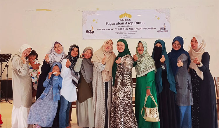 Keluarga para anggota Paguyuban Asep Dunia (PAD) DPD Bekasi Raya yang hadir dalam Pertemuan Akbar pada Rabu, 1 Mei 2025 di Kota Bekasi - (Sumber: Asep Rochman)