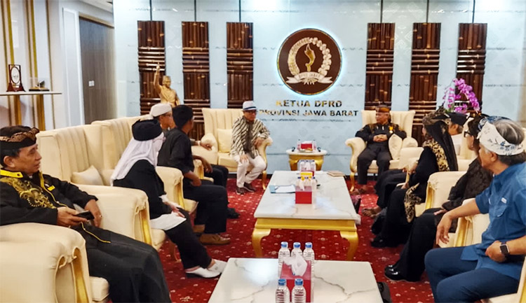 Suasana audiensi Masda Jabar dengan Ketua DPRD Jabar, Buky Wibawa Karya Guna pada Jumat, 24 April 2026 - (Sumber: RR. Okki Jusuf Judanagara)