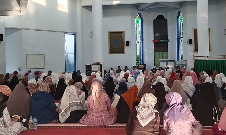 Suasana acara Majlis Dzikir dan Mauludur Rasul di Masjid Amaliyah, Muara Sanding, Garut pada Minggu (29/03/2026) - (Sumber: Ki Asep Kuswani)
