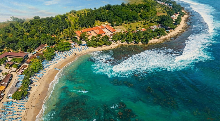 Ilustrasi: Pantai Rancabuaya yang eksotis di Kabupaten Garut - (Sumber: BJN)